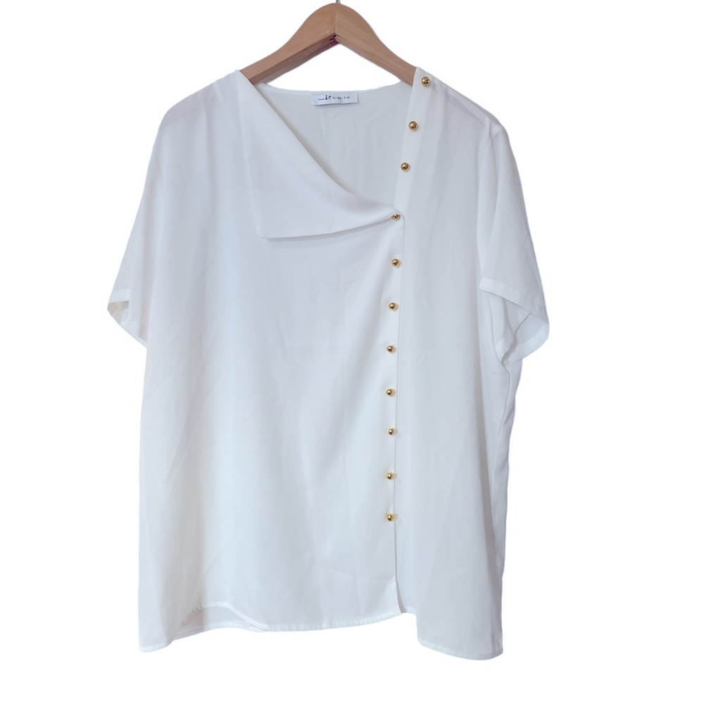 ♥️ Beautiful white shear top with gold buttons size XL